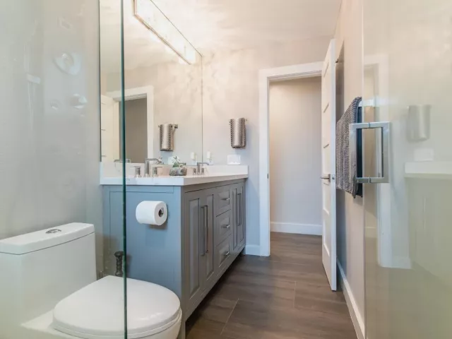 5-bedroom home for rent in Fort Lauderdale - 2275 SW 44th Street - MondialRealty