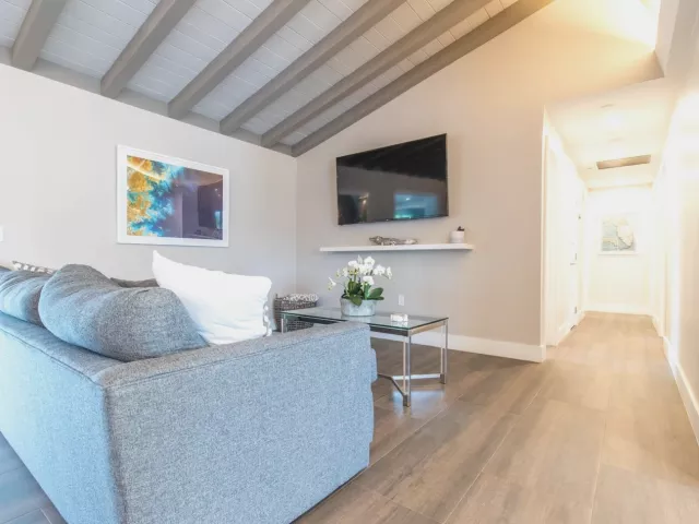 5-bedroom home for rent in Fort Lauderdale - 2275 SW 44th Street - MondialRealty