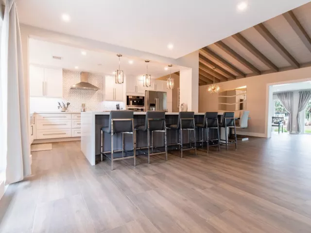 5-bedroom home for rent in Fort Lauderdale - 2275 SW 44th Street - MondialRealty