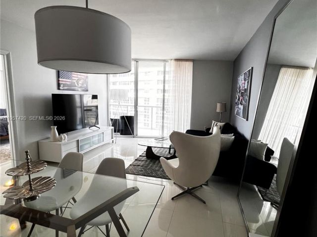 Apartment for sale  Unit #4511 - photo 7325213