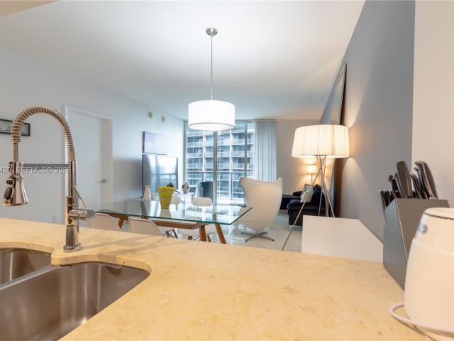 Apartment for sale  Unit #4511 - photo 7325217