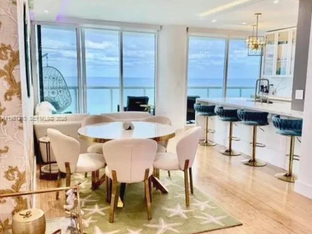 2-bedroom condo for rent in Miami Beach - 6365 Collins Ave 3102 - MondialRealty