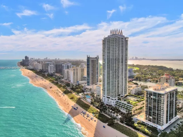 2-bedroom condo for rent in Miami Beach - 6365 Collins Ave 3102 - MondialRealty