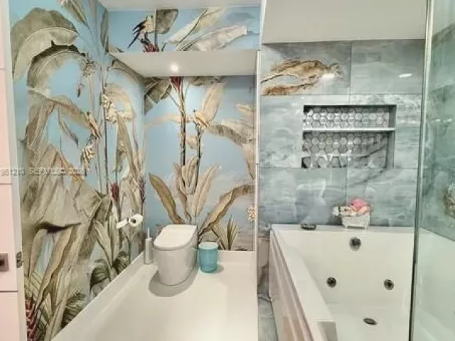 2-bedroom condo for rent in Miami Beach - 6365 Collins Ave 3102 - MondialRealty