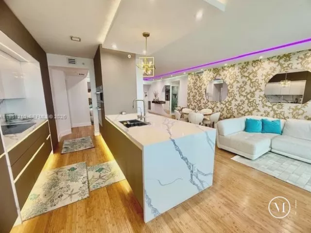 2-bedroom condo for rent in Miami Beach - 6365 Collins Ave 3102 - MondialRealty