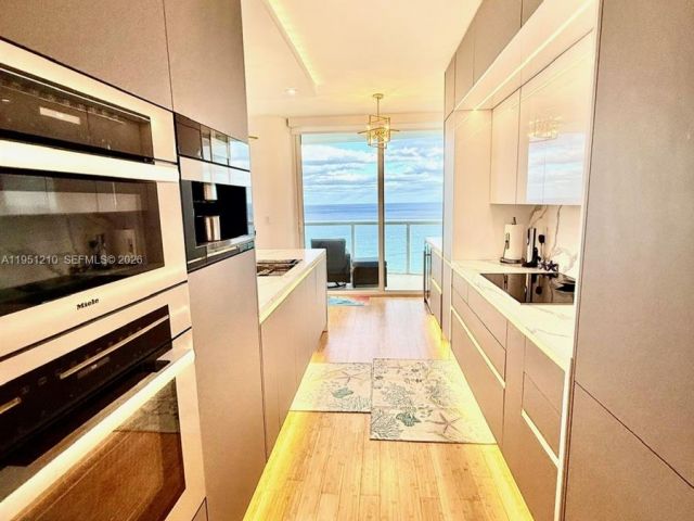 Apartment for rent  Unit #3102 - photo 7316976