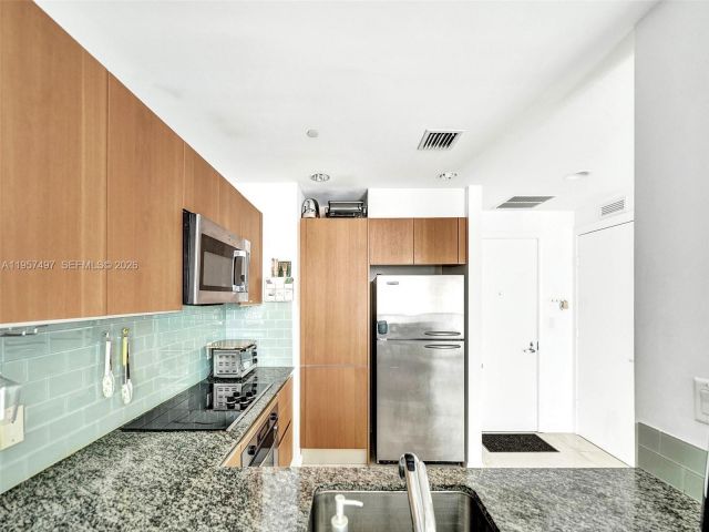 Apartment for sale  Unit #2722 - photo 7438802