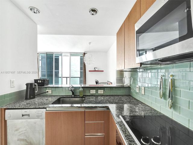 Apartment for sale  Unit #2722 - photo 7438804