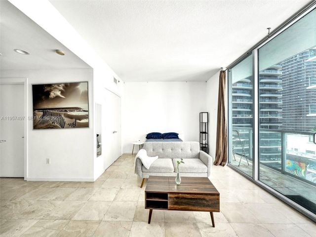 Apartment for sale  Unit #2722 - photo 7438827