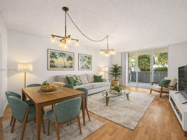 Apartment for rent  Unit #606 - photo 7440590