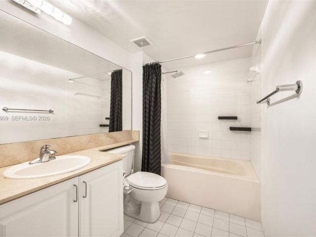 Apartment for rent  Unit #606 - photo 7440599