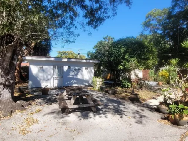 3-bedroom home for rent in North Miami - 875 NE 130th St 0 - MondialRealty