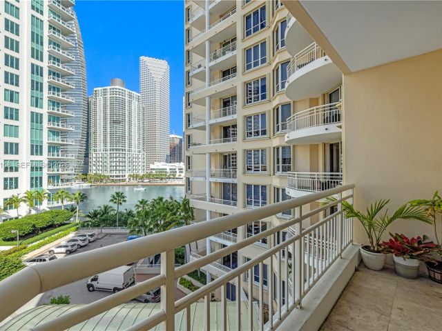 Apartment for rent  Unit #701 - photo 7434367