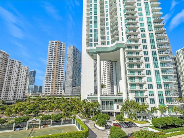 Apartment for rent  Unit #701 - photo 7434370