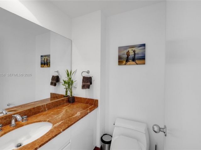 Apartment for rent  Unit #701 - photo 7434372