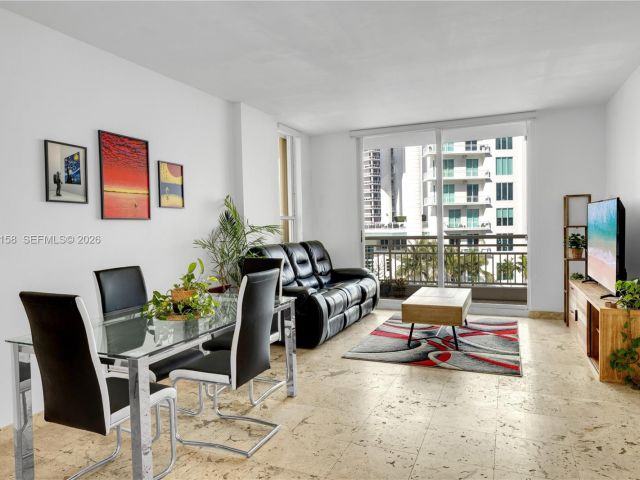 Apartment for rent  Unit #701 - photo 7434375