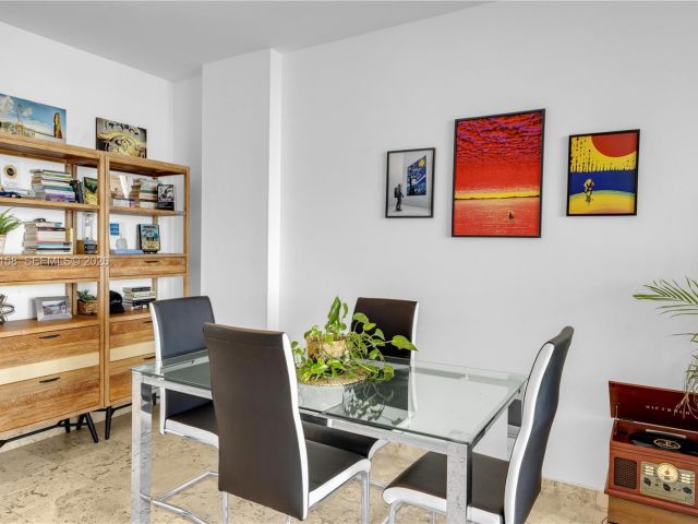 Apartment for rent  Unit #701 - photo 7434376