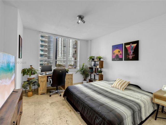 Apartment for rent  Unit #701 - photo 7434379