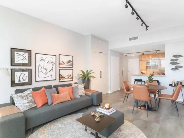 1-bedroom condo for rent in Miami Beach - 50 S Pointe Dr 609 - MondialRealty