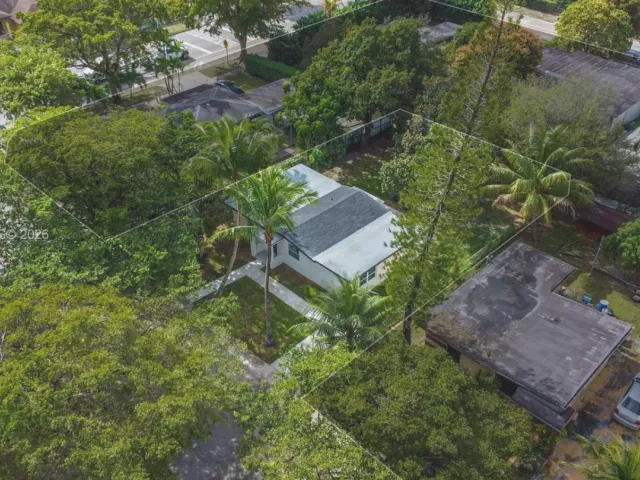 3-bedroom home for sale in North Miami - 13720 NW 4th Ct - MondialRealty