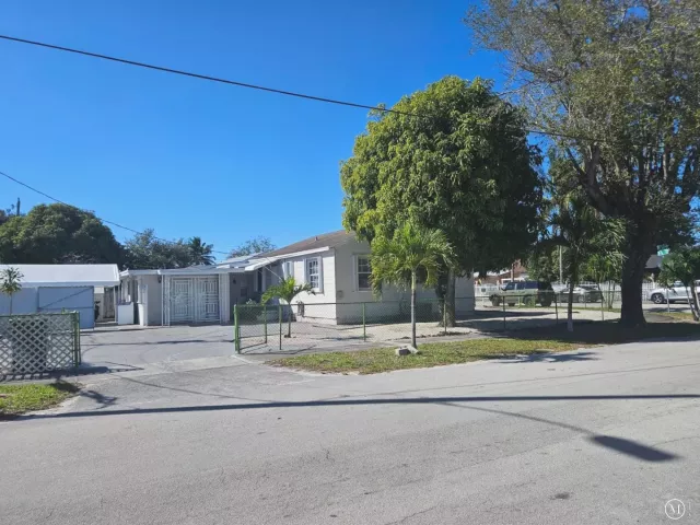 5-bedroom home for sale in Miami - 3500 NW 12th Street - MondialRealty