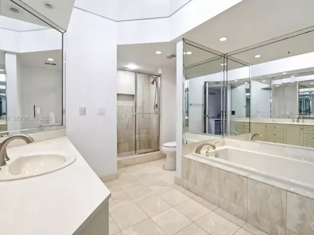 3-bedroom condo for rent in Aventura - 1000 W Island Blvd 2806 - MondialRealty