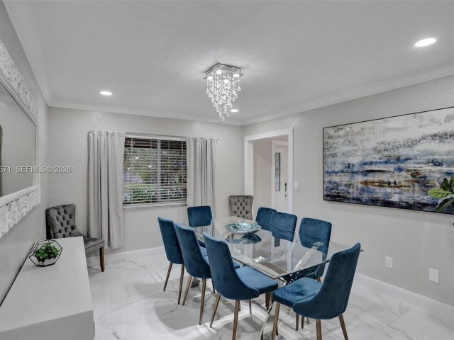 Home for sale at 466 NE 8th Ave - photo 7313539