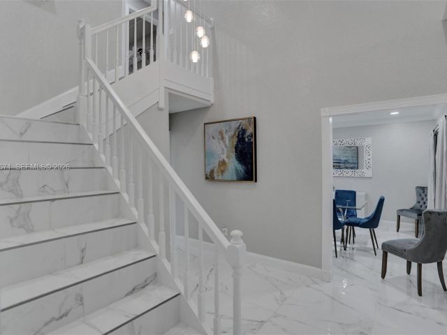 Home for sale at 466 NE 8th Ave - photo 7313546