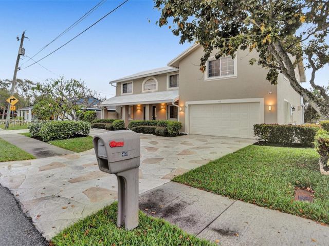 Home for sale at 466 NE 8th Ave - photo 7313551