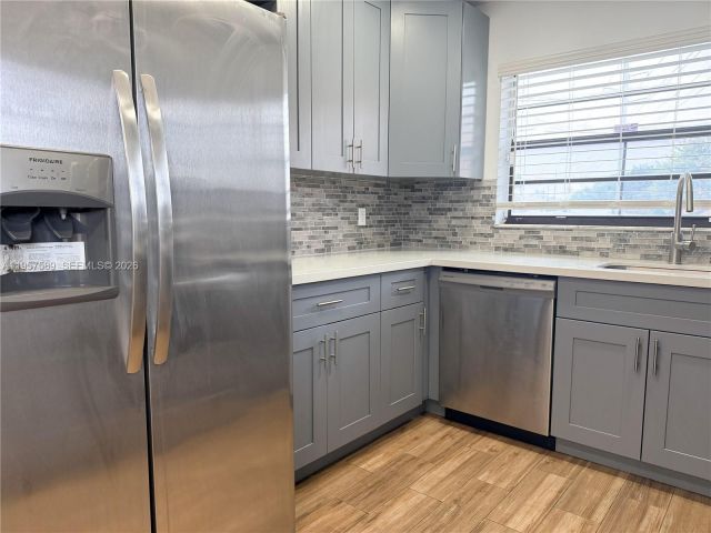 3-bedroom home for rent in Pembroke Pines - 9151 Orchid Tree Ln 131 - MondialRealty