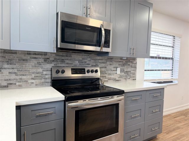 3-bedroom home for rent in Pembroke Pines - 9151 Orchid Tree Ln 131 - MondialRealty