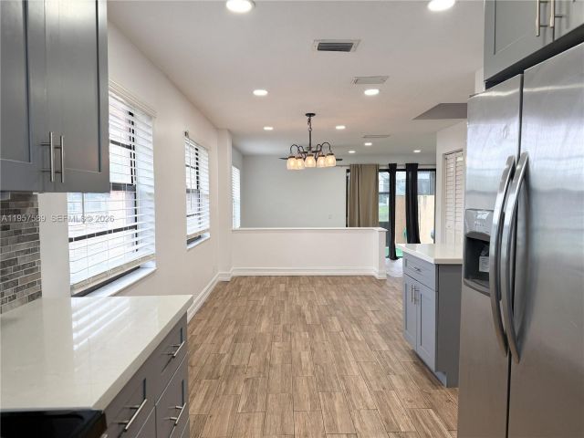3-bedroom home for rent in Pembroke Pines - 9151 Orchid Tree Ln 131 - MondialRealty