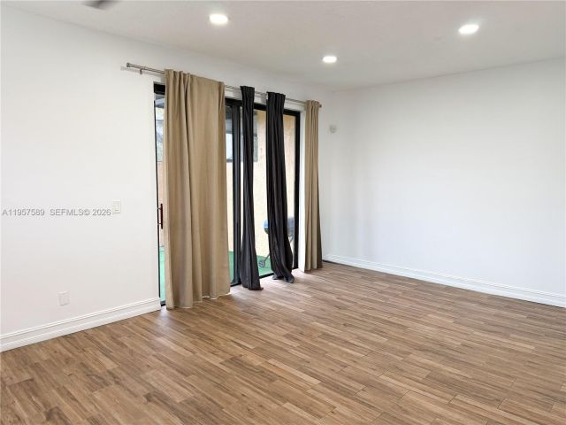 3-bedroom home for rent in Pembroke Pines - 9151 Orchid Tree Ln 131 - MondialRealty