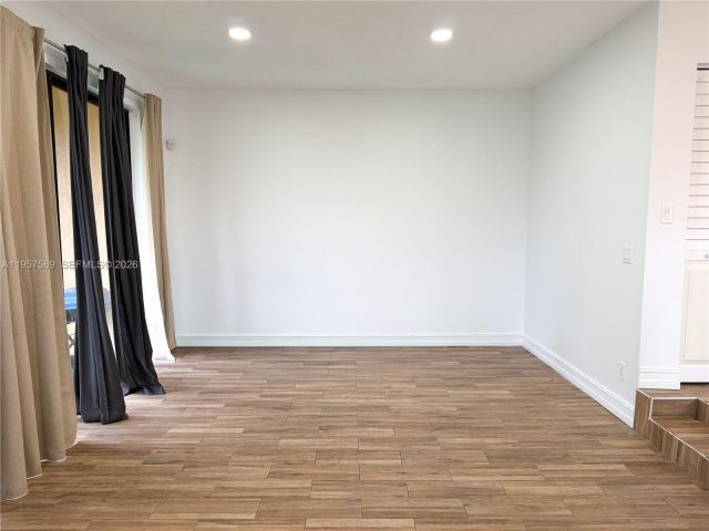 3-bedroom home for rent in Pembroke Pines - 9151 Orchid Tree Ln 131 - MondialRealty