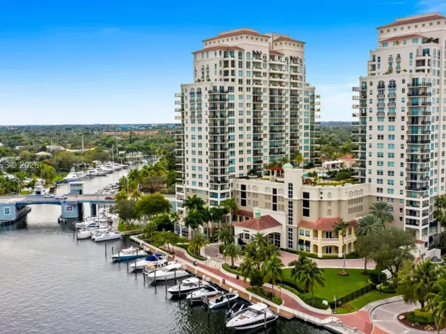 2-bedroom condo for sale in Fort Lauderdale - 600 W Las Olas Blvd 1605S - MondialRealty