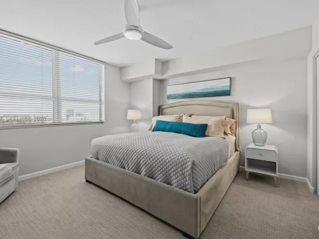 2-bedroom condo for sale in Fort Lauderdale - 600 W Las Olas Blvd 1605S - MondialRealty