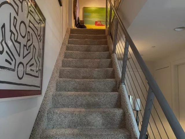 1-bedroom condo for rent in Miami - 1050 Brickell Ave 818 - MondialRealty