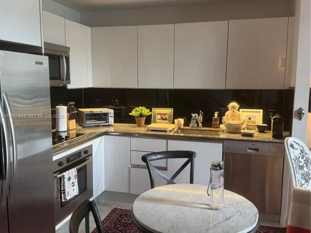 Apartment for rent  Unit #818 - photo 7325084