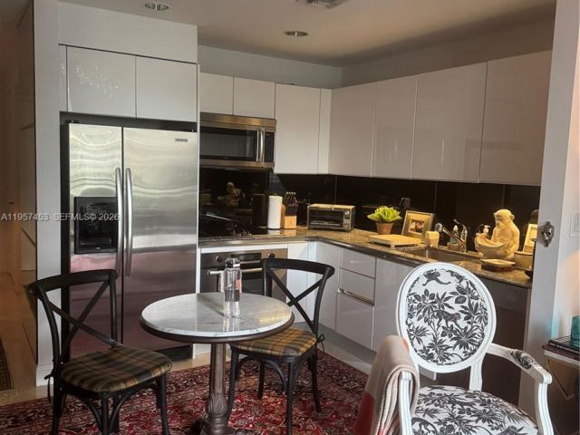 Apartment for rent  Unit #818 - photo 7325085