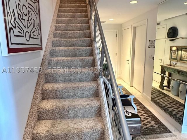 1-bedroom condo for rent in Miami - 1050 Brickell Ave 818 - MondialRealty