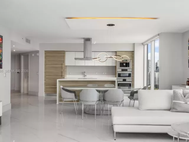 3-bedroom condo for sale in Sunny Isles Beach - 300 Sunny Isles Blvd 4-2202 - MondialRealty