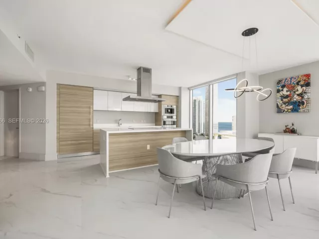 3-bedroom condo for sale in Sunny Isles Beach - 300 Sunny Isles Blvd 4-2202 - MondialRealty