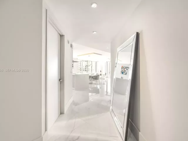 3-bedroom condo for sale in Sunny Isles Beach - 300 Sunny Isles Blvd 4-2202 - MondialRealty