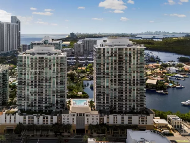 3-bedroom condo for sale in Sunny Isles Beach - 300 Sunny Isles Blvd 4-2202 - MondialRealty