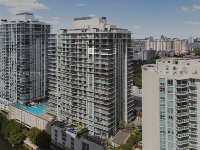 3-bedroom condo for sale in Sunny Isles Beach - 300 Sunny Isles Blvd 4-2202 - MondialRealty
