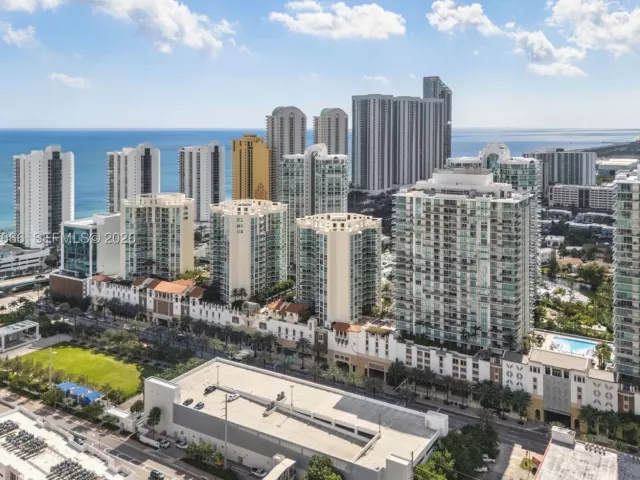 3-bedroom condo for sale in Sunny Isles Beach - 300 Sunny Isles Blvd 4-2202 - MondialRealty