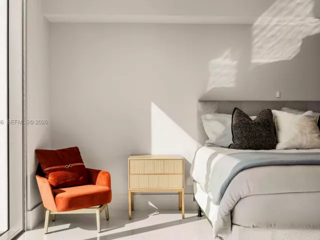 3-bedroom condo for sale in Sunny Isles Beach - 300 Sunny Isles Blvd 4-2202 - MondialRealty