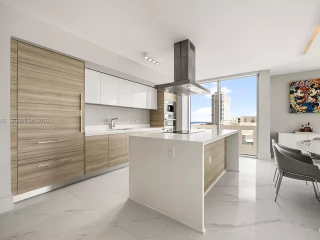 3-bedroom condo for sale in Sunny Isles Beach - 300 Sunny Isles Blvd 4-2202 - MondialRealty