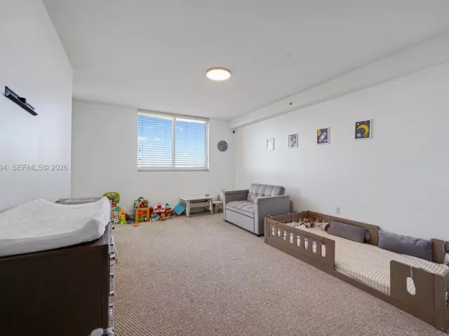 2-bedroom condo for sale in Fort Lauderdale - 2001 N Ocean Blvd 1002 - MondialRealty