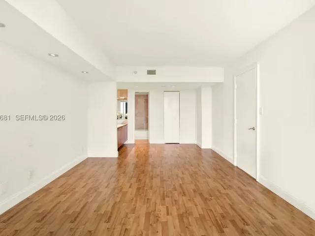2-bedroom condo for sale in Sunny Isles Beach - 100 S Bayview Dr 1222 - MondialRealty
